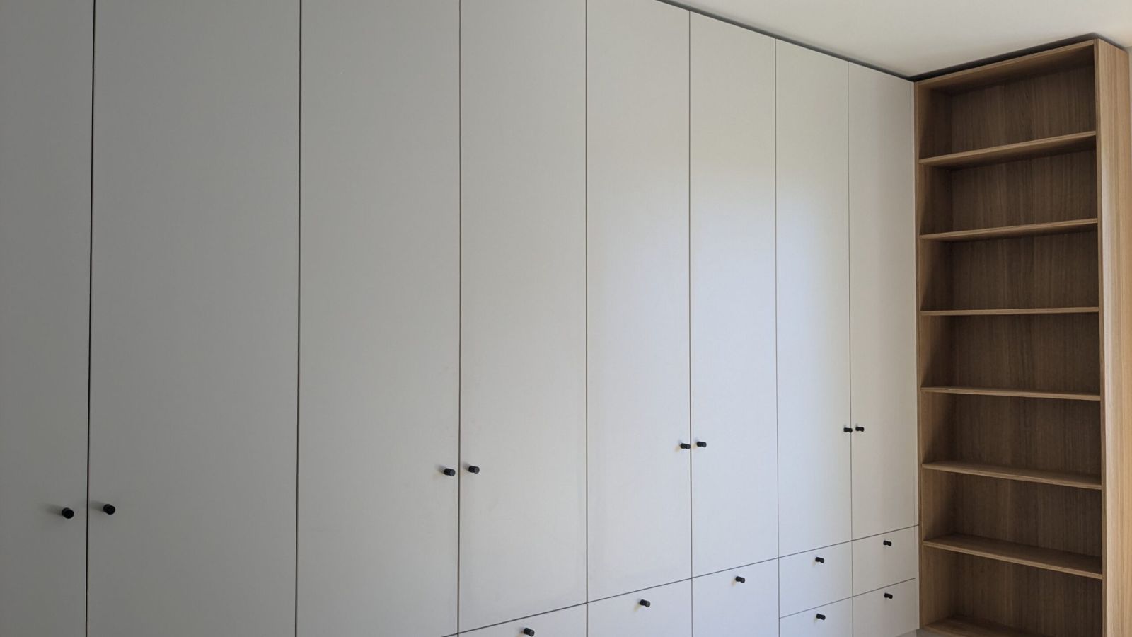 Stauschrank eiche Weiss