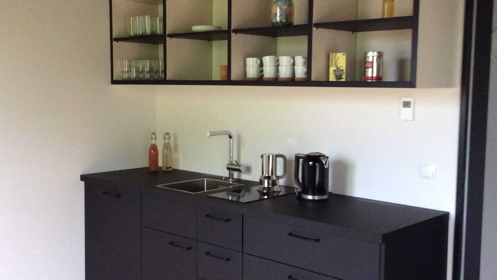 kleine Küche schwarz